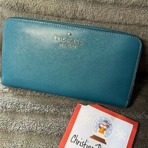 Kate Spade New York Staci Large Continental Wallet - Great condition